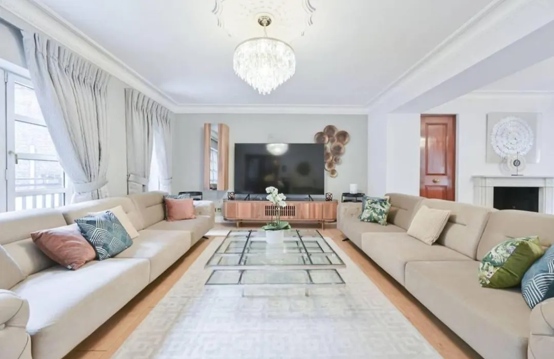 Carlton Court - Mayfair-1